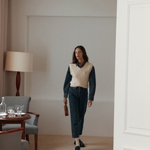 로라로라 V NECK CABLE KNIT VEST
