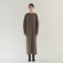 그레이스케일 니트 맥시 드레스