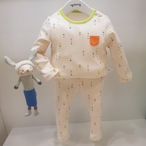 아가방 초특가 봄 베이비페어! 보들보들 겉옷안에 입기도 참 편해~ 슬림 쫀쫀 밀착 유아 상하세트! 네온 네크라인 형광 포켓까지 놀이복으로도 이쁘네 잠깐 외출복으로 오키