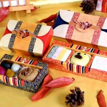 9657. 답례떡박스(3구)나비.상- 50pc