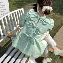 [랜덤플레이] 소매퍼프 백 리본 블라우스
