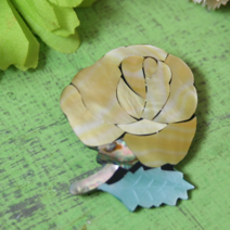 오너클랜 장미 자개 브로치