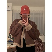 예능 촌스럽게 여기도 안 와봤어 1회 브레이브걸스 유정 옷 의상 패션 스타일 무스탕 자켓 W02