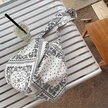 데일리 백 페이즐리 반다나 에코 출퇴근 크로스 공효진 호보 숄더 룩