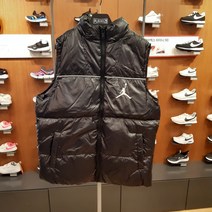 플레이키즈프로 나이키키즈 **쌀쌀할때 여기저기 걸치기좋은 조던 다운베스트~어깨부분 자수와 간절기 보온성을 높였어요~@@백화점정품~@@빠른배송@@