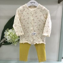 아가방 2021 F/W 내의! 꽃밭에 병아리가 놀러왔나요~? 꽃나염 내의와 노란 바지의 환상의 조합! 우리 아기 너무 귀여워서 어떡하죠!?! 오마이걸라운드내의