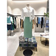 모조에스핀 J232XSC006브이넥 블라우스