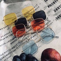 80-90년대 복고 레트로 필름 감성 핵인싸 사각 컬러 안경 3 Color [80-90s Retro Vibe Rectangular Fashion Glasses 3 Colors]