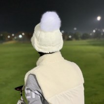 여성 겨울 골프 귀달이 벙거지 방울 귀도리 방한 모자
