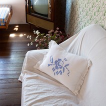 petie momon cushion 35x45 (2color)