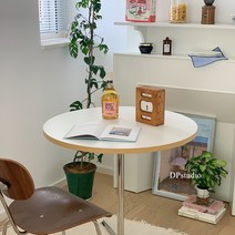 프리츠 한센 테이블 오마주 다이닝 식탁, 원목 다층 원형 테이블 화이트 60