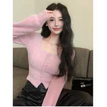 핑크색 어깨 장원영 유진 김가람 홍은채 제니 사복 옷 의상 패션 골지니트 티셔츠 원영 카라 연보라