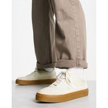 커플운동화 슬립온 독일군스니커즈 ASOS DESIGN 베이지 컬러의 청키 레트로 스니커즈 고무 밑창