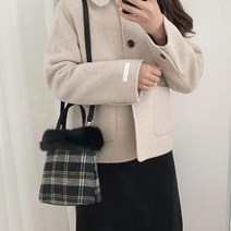 겨울 체크무늬 퍼장식 미니 크로스 토트백 오피스룩 여성가방 선물용 정장용 패션소품