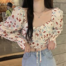 [랜덤플레이] 플라워 스트링 크롭 블라우스