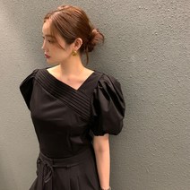 퍼프 반팔 캉캉 사선 여성스러운 블라우