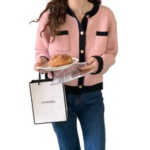 데이홀릭 밀리 빈티지 금장단추 니트가디건