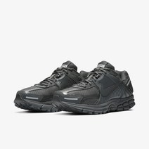 [국내매장제품] 나이키 줌 보메로 5 남성 러닝화 앤트러사이트 BV1358-002 / NIKE Zoom Vomero 5 Anthracite
