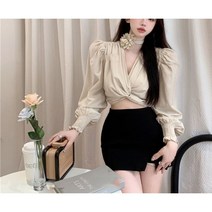[단골토끼] 꽃초커 크롭블라우스 간절기룩 데일리룩 데이트룩 하객룩 모임룩