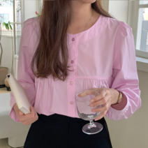 수키 라운드넥 가슴셔링 블라우스 1114656