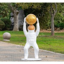 달우주장식품 조형물 정원꾸미기 조경 정원소품 FRP FRP조형물 돌조각상 바닥 대형피규어, 공을 든 비행사  1.3m