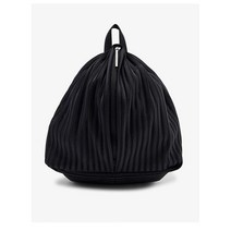 ISSEY MIYAKE 이세미야케 리니어 플리티드 우븐 백팩 블랙