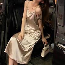 나시 원피스 실크원단 중간 길이 슬림 드레스