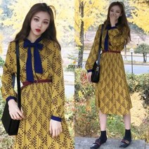 여성원피스 가을원피스 유럽 역 2020 새로운 그물 유명 인사 바다 분위기 작은 꽃 허리와 노화 감소 나비 넥타이