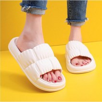 슬리퍼 무중력 구름 아쿠아슈즈 기능성 중학생 푹신한 발편한 실내 남자 여자 여름 샌들 통굽 수영장 쿠션 커플 학생 고무 편안한 가벼운 발이편한 예쁜 슈즈 소음방지 보세 키높이