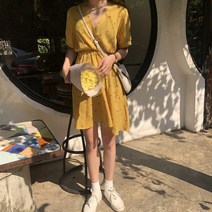 오슈 브이넥 밴딩 체리프린팅 발랄한 여친룩 숏원피스