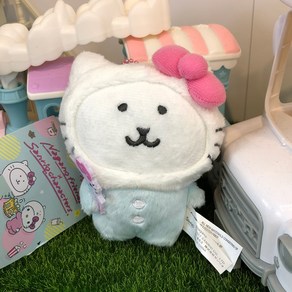 헬로키티 탈을 쓴 농담곰 인형 키링 10cm