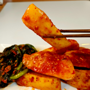 [여수 직배송] 100% 국내산 알타리 김치 2kg 총각김치 무김치, 1개