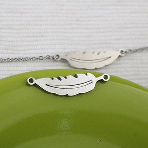 싼비즈 [8-004-12]써지컬스틸 펜던트 나뭇잎양고리 7x26mm 1개