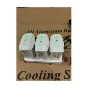 DJI Phantom 4  PH4-5870mAh-15.2V 충전기 포함 3개의 충전식 배터리 로트, 1개