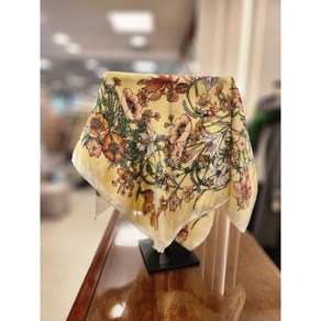 [BCBG] 비씨비지 플라워 스카프 B5A0A401