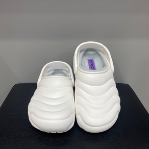 ABC마트 키즈 [CROCS] 크록스 성인 클래식 라인드 오버퍼프 클로그 CLASSIC LINED OVERPUFF CLOG / CRS210059 - WHITE (230~290)