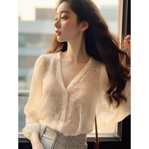 [당일 출고] 크루즈 새로운 탑 프렌치 온화한 외국 고귀한 시크 아름다운 오프 화이트 V 넥 레이스 셔츠 여성