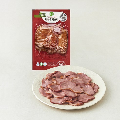 팬에 짧게 데우면 알배기 쌈과 잘 맞는 단백질 반찬으로 쓰기 좋은 훈제오리입니다. - 1