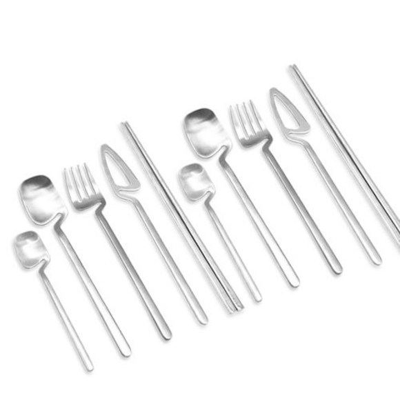 d1d922c4e22cd79827cd1378197c6927aa722107b2d4b5c2a93599547e35.jpg