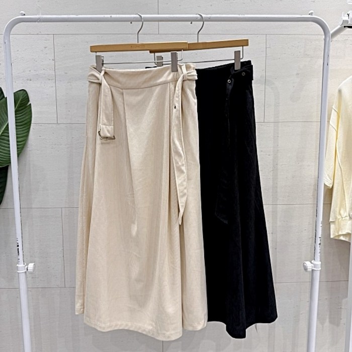 에잇컨셉 블랙 아도 골덴 롱 스커트 C25I3FSK005BC0