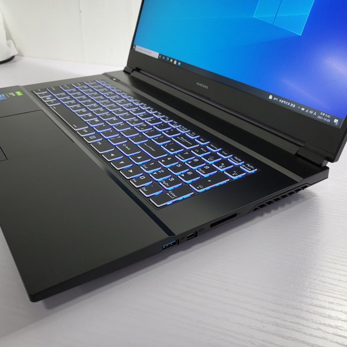 17인치 한성컴퓨터 게이밍 i7-10875H+GTX1660Ti 중고 노트북