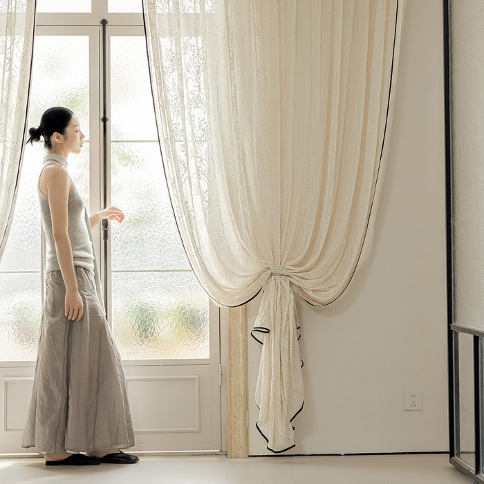 빈티지 입체엠보 자수 커튼아일렛형 거실 커텐 2P