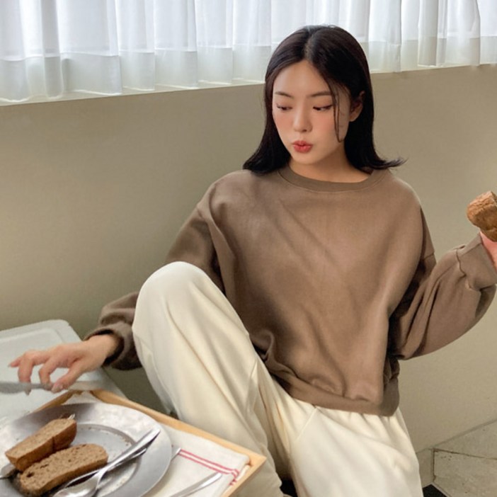 엔비룩 크롭 기모 맨투맨