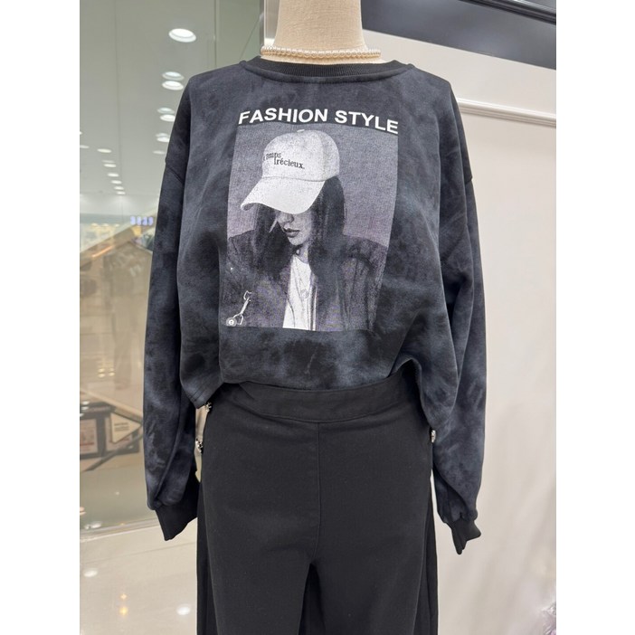 르니앤맥코이 라운드 프린트 티셔츠ML11TS314YS