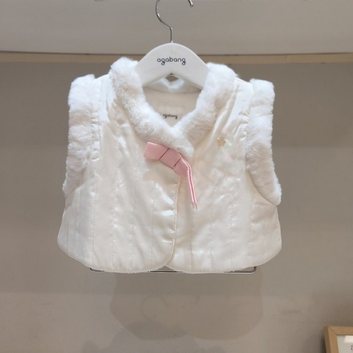 아가방강남점은은한 광택감과 포근한 퍼배색 한복조끼설빔 퍼 배자 한복조끼