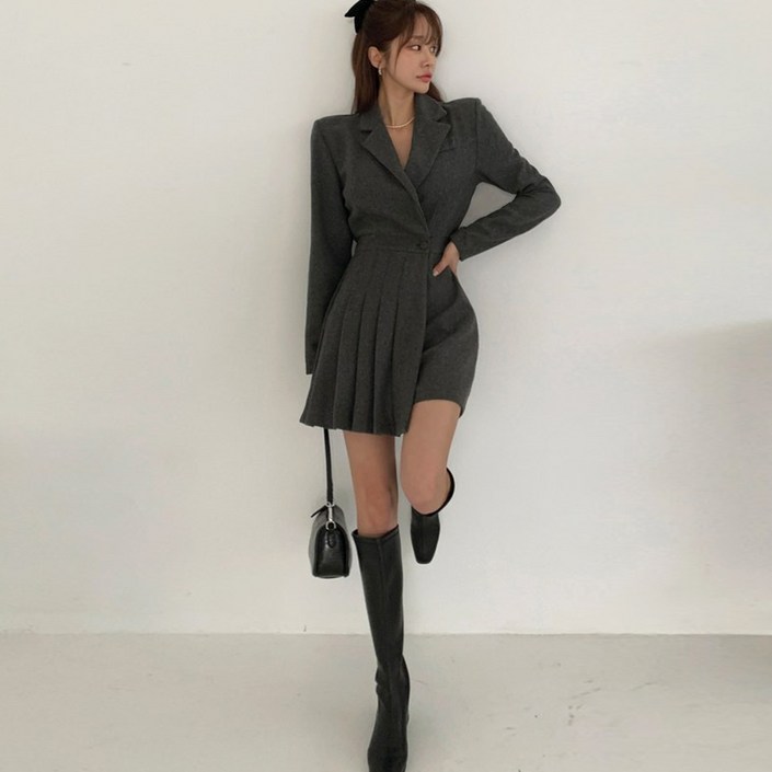 떳다그녀 울10 런트 플리츠 랩 미니 점프수트