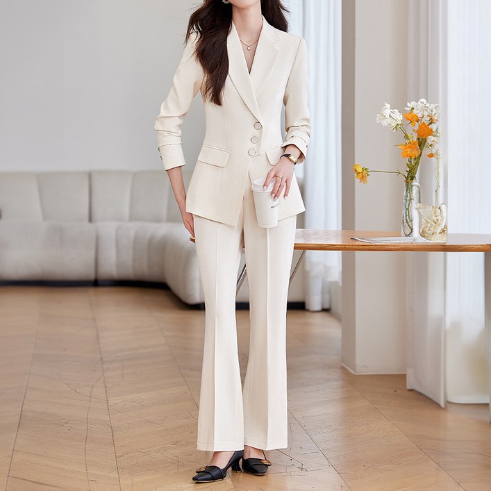 페이퍼먼츠 티나 쓰리버튼 자켓  세미 부츠컷 슬랙스 세트 10071