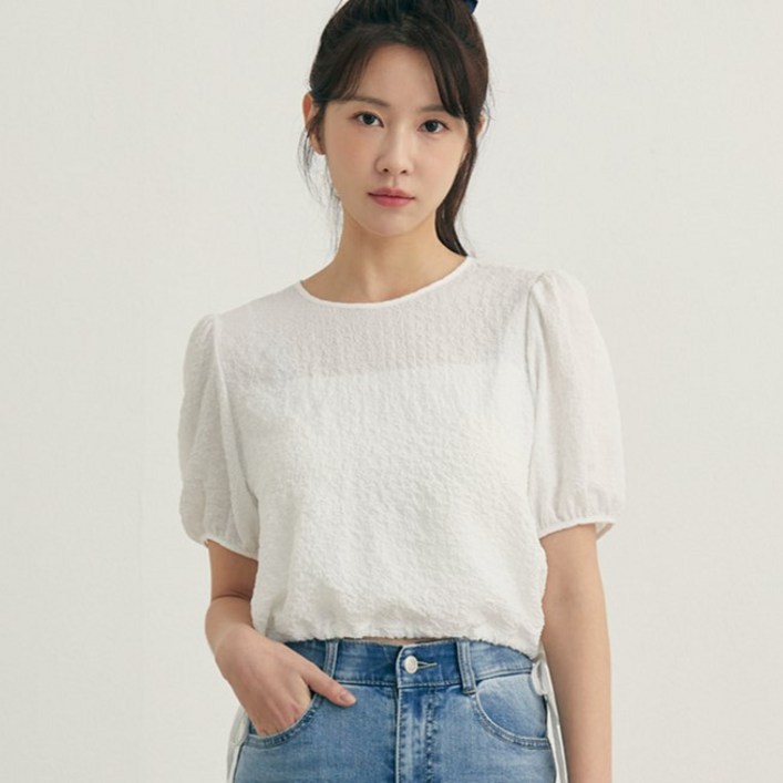 로엠 크링클 크롭 반팔 블라우스 로엠 크링클 크롭 반팔 블라우스
