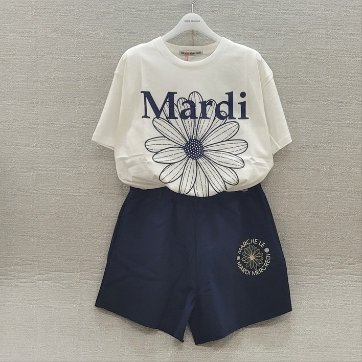 국내정품 마르디메크르디 T SHIRTSSHORTS SET WHITE NAVY 티셔츠 반바지 세트화이트 네이비 국내정품 마르디메크르디 T SHIRTSSHORTS SET WHITE NAVY 티셔츠 반바지 세트화이트 네이비
