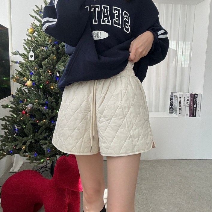 겨울신상 누빔 패턴 와이드핏 퀼팅 반바지 겨울 숏팬츠